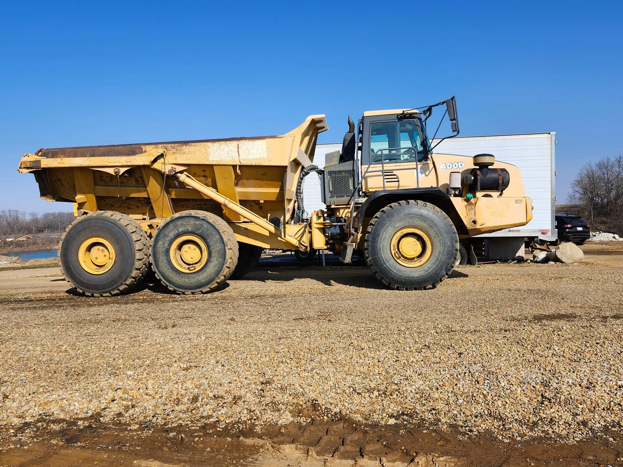 John Deere 400D  Haul Truck