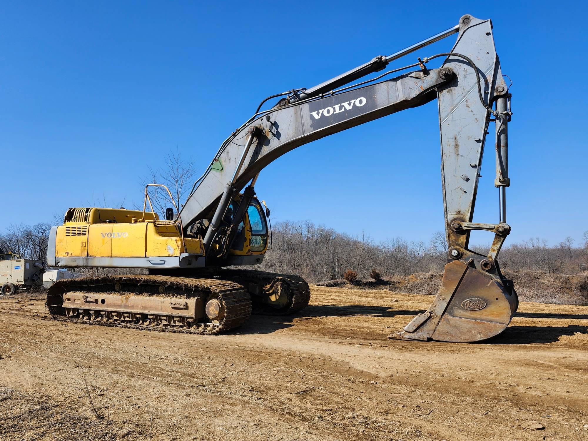 Volvo EC460 LC Excavator