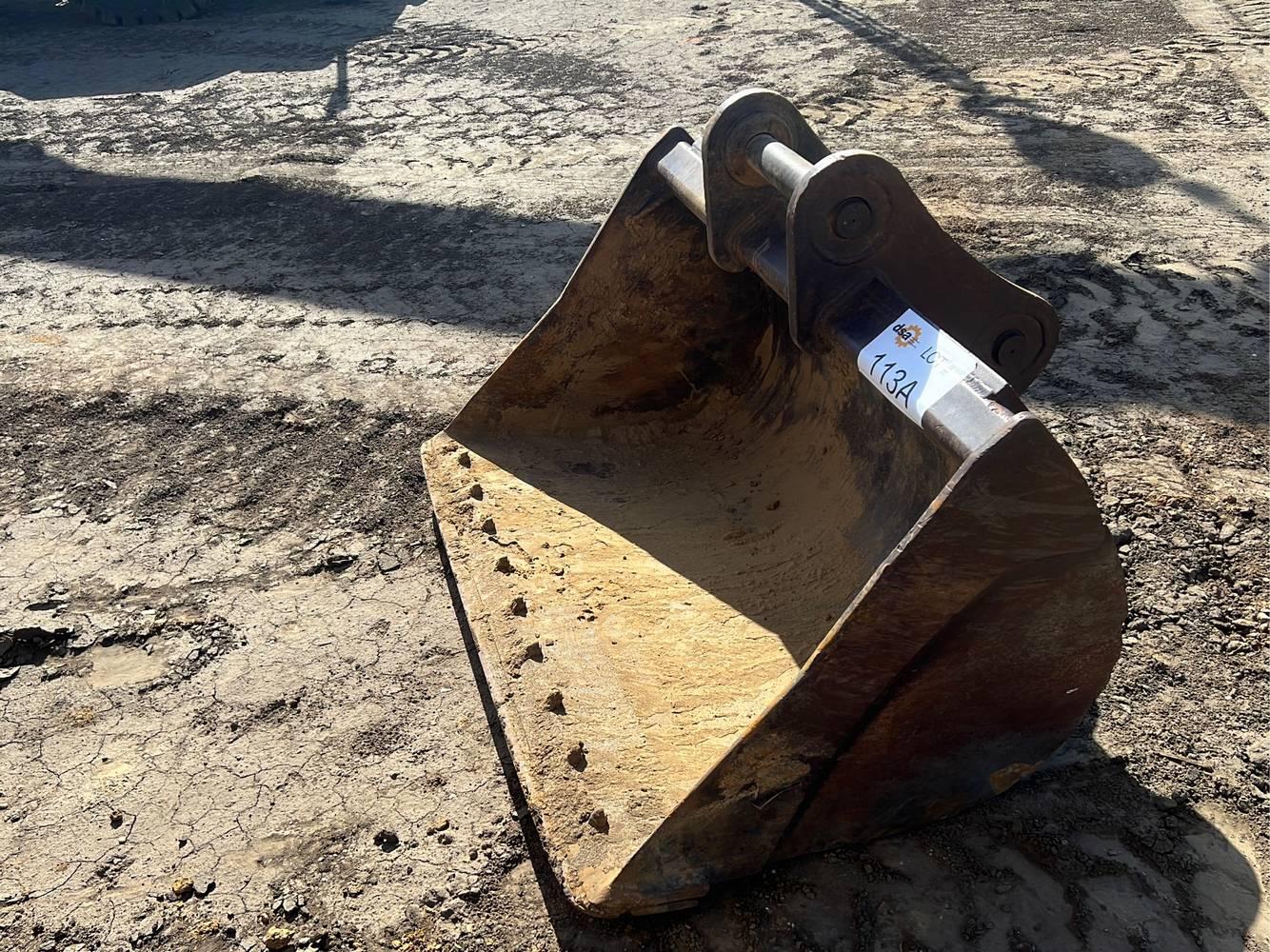 58" LOLC Hyundai Smooth Cutting Edge Ditch Excavator Bucket