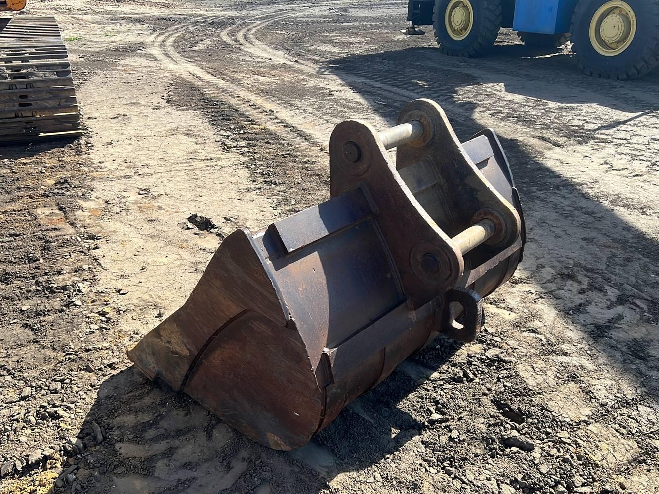 58" LOLC Hyundai Smooth Cutting Edge Ditch Excavator Bucket