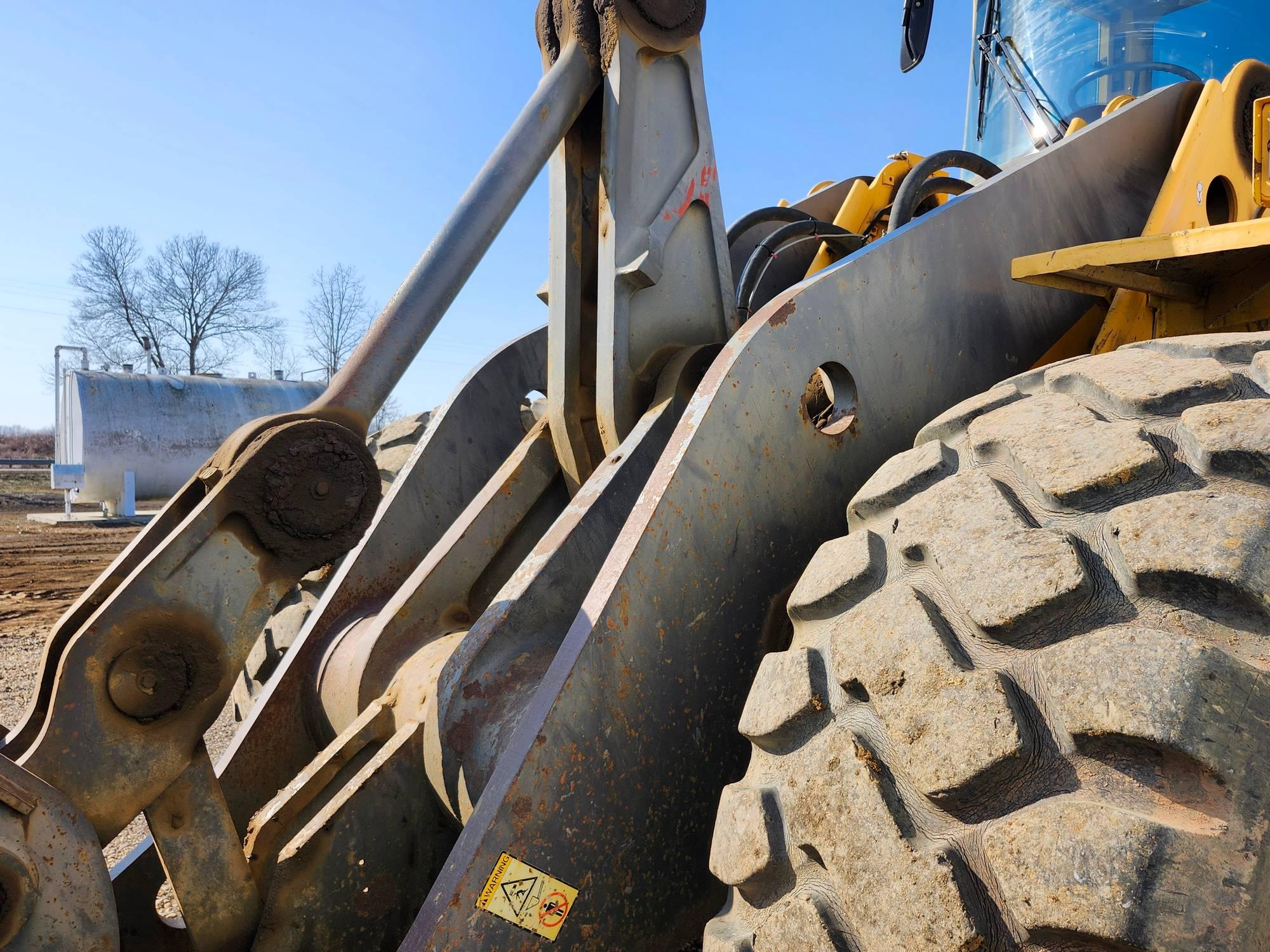 Volvo BM L180 Rubber Tired Loader