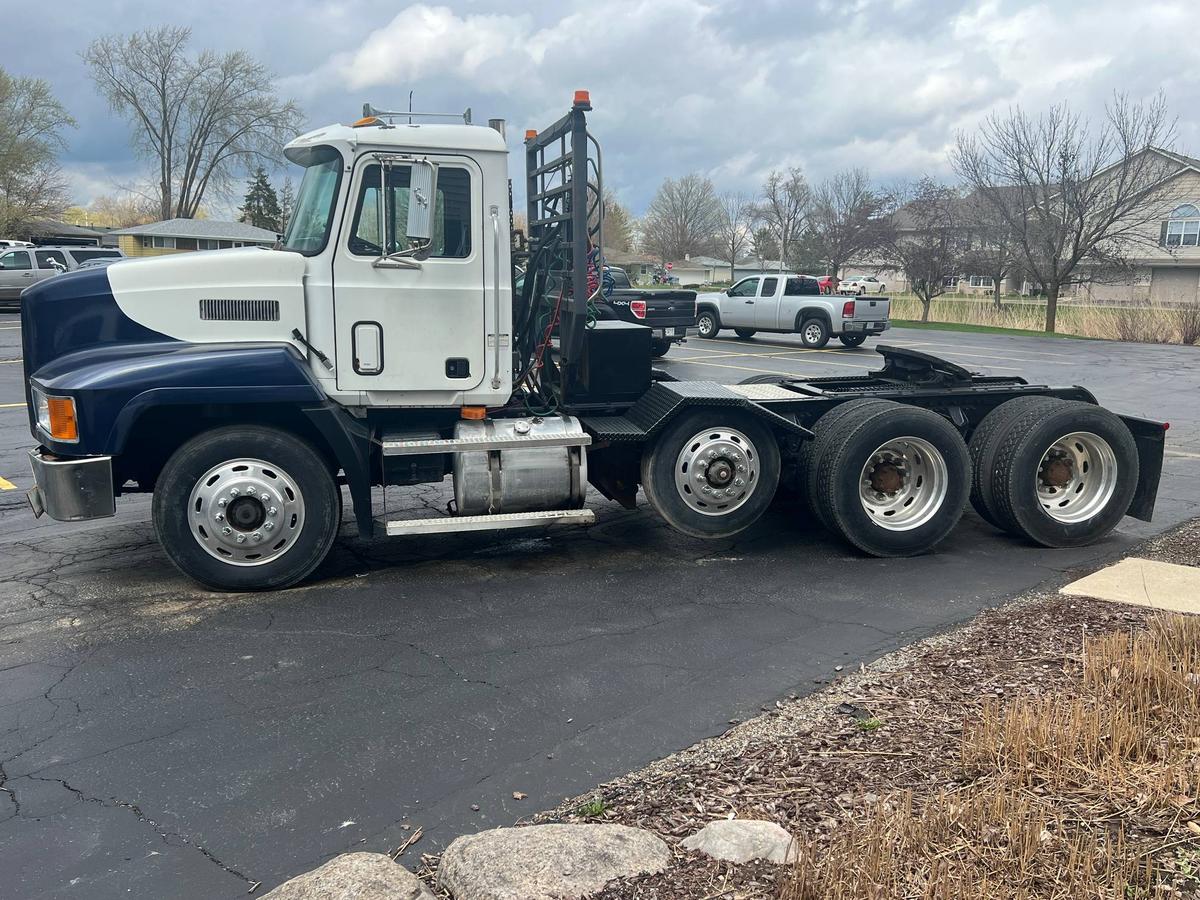 1998 Mack CH613 Truck Tractor