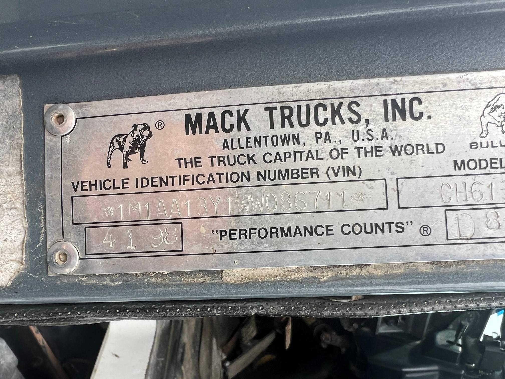 1998 Mack CH613 Truck Tractor