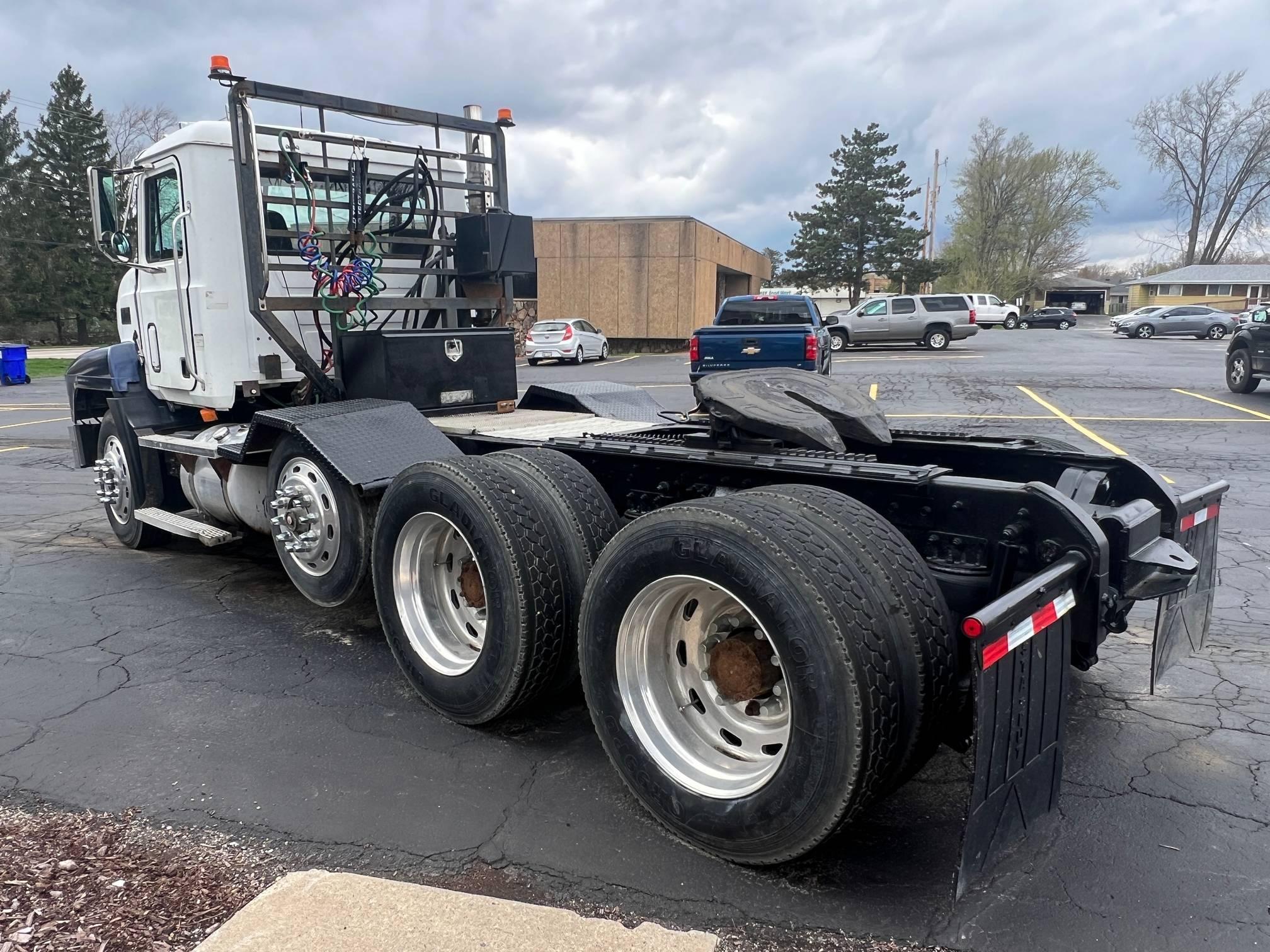 1998 Mack CH613 Truck Tractor