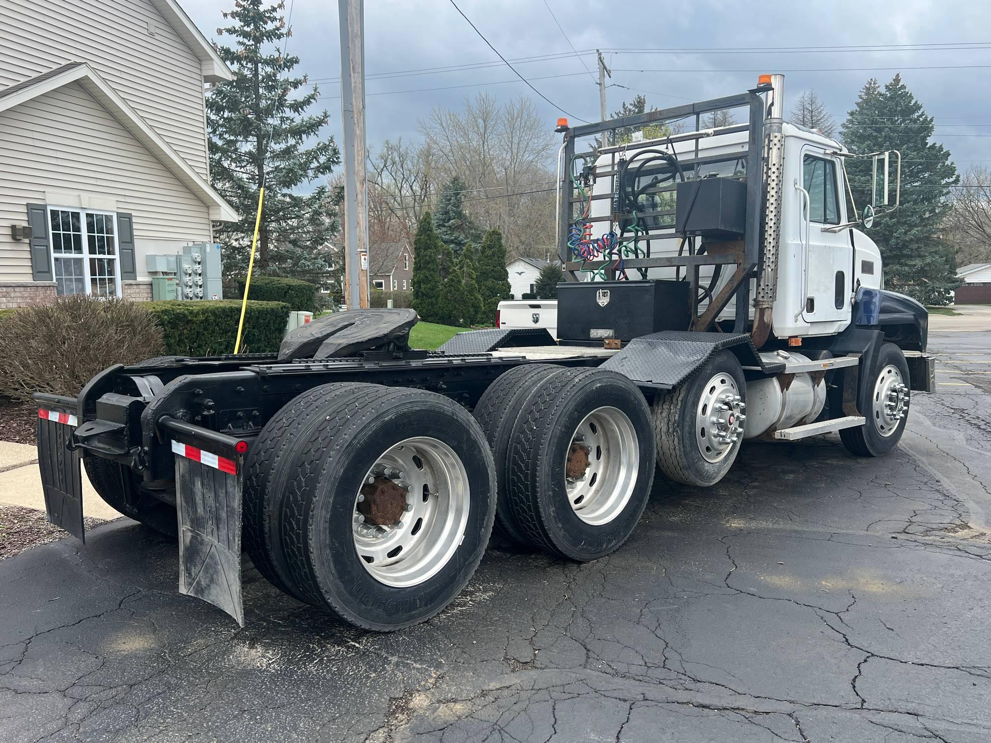 1998 Mack CH613 Truck Tractor