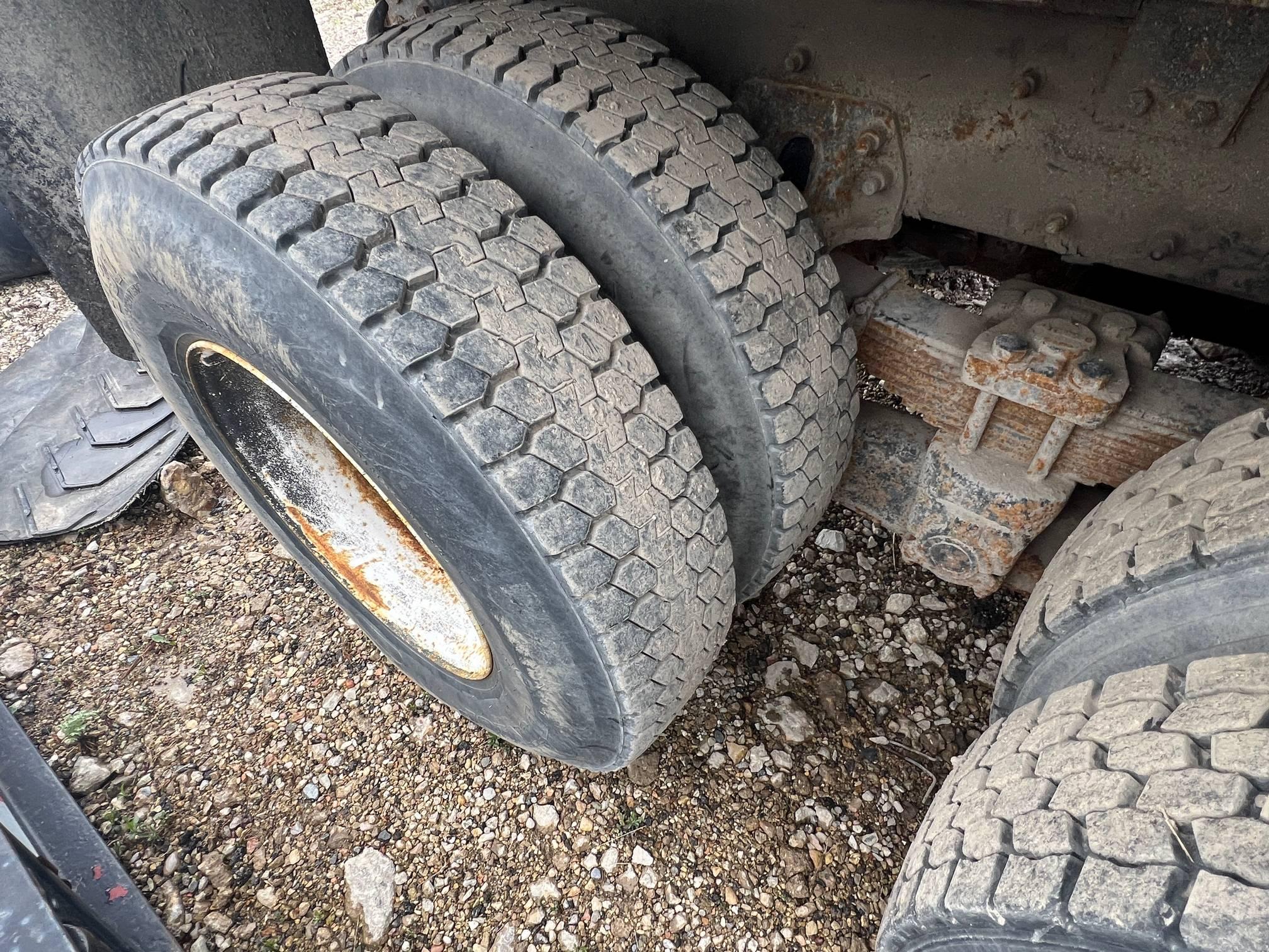 2003 L7500 Series Dump Truck