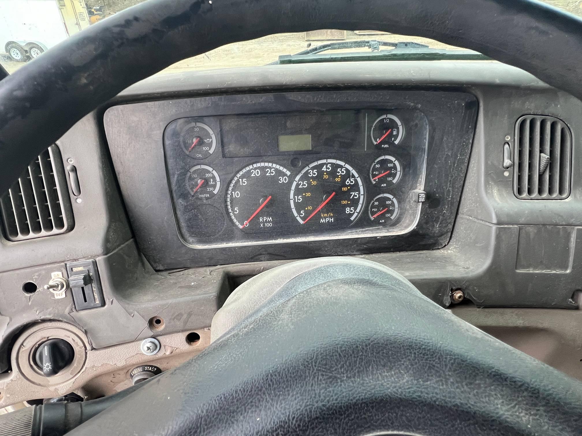 2003 L7500 Series Dump Truck