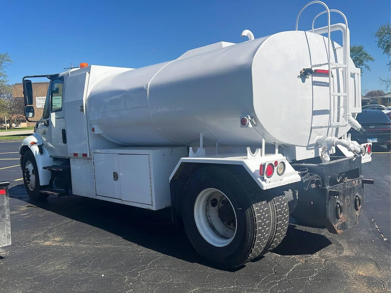 2005 International  4300 Water Truck