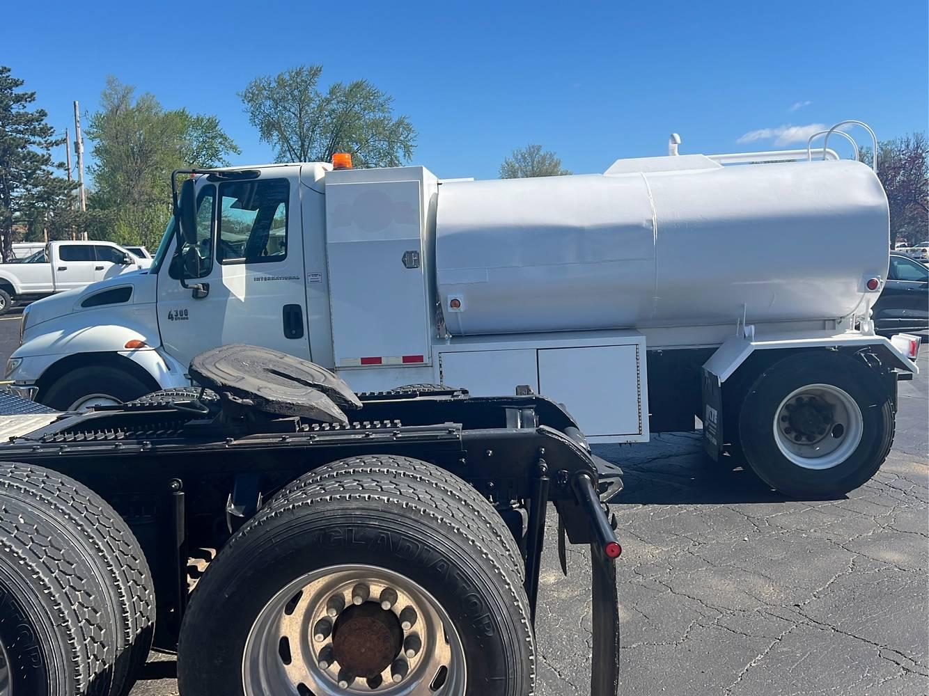 2005 International  4300 Water Truck