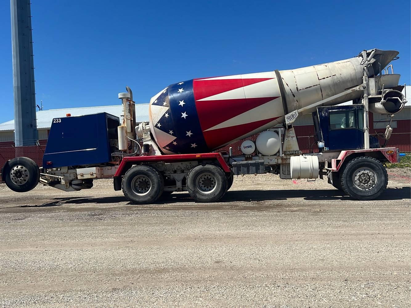 2001 Advance Mixer Truck Terex Advance Mixer, Front Discharge