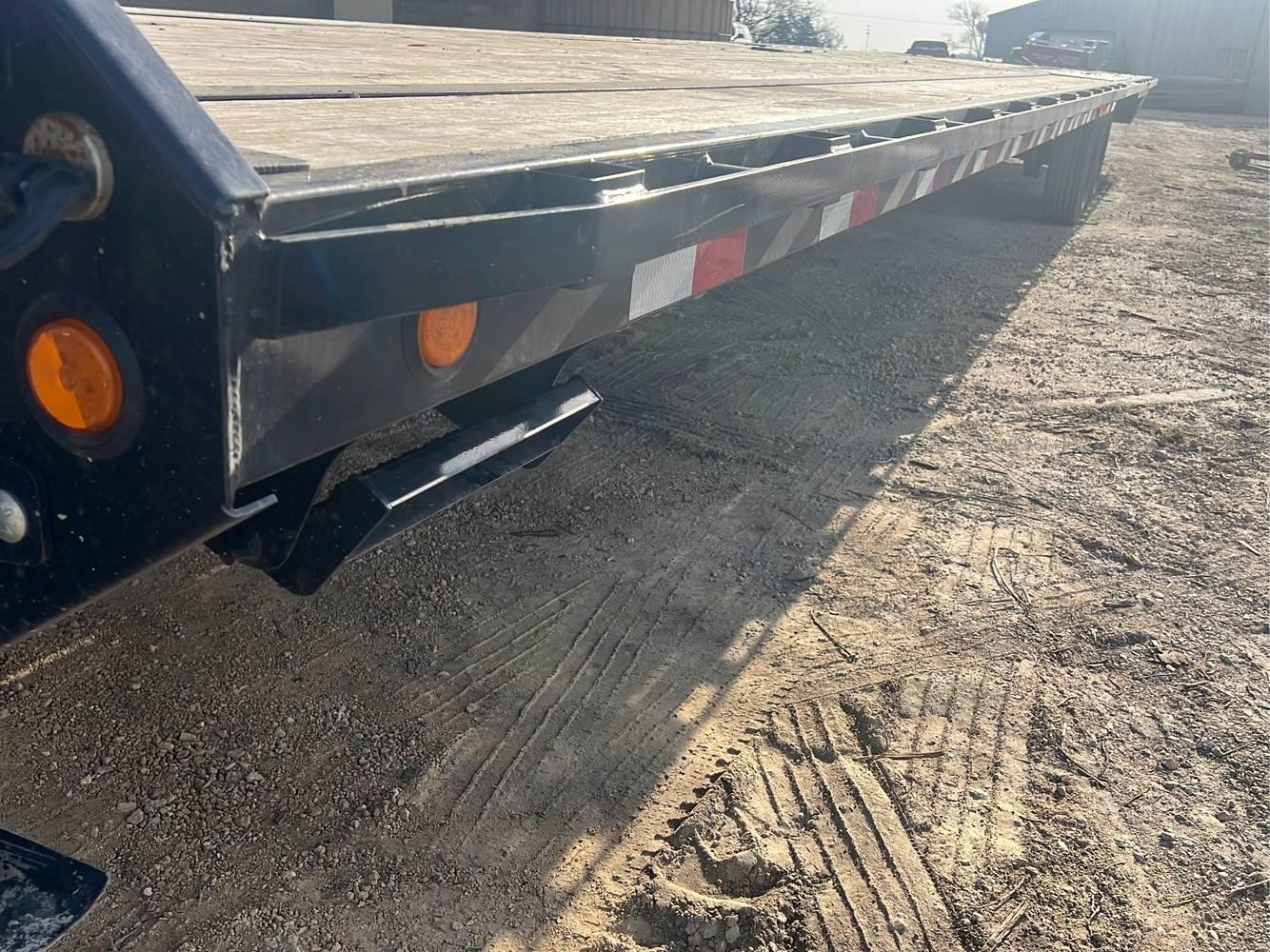 2023 PJ Trailer 38' Gooseneck Trailer