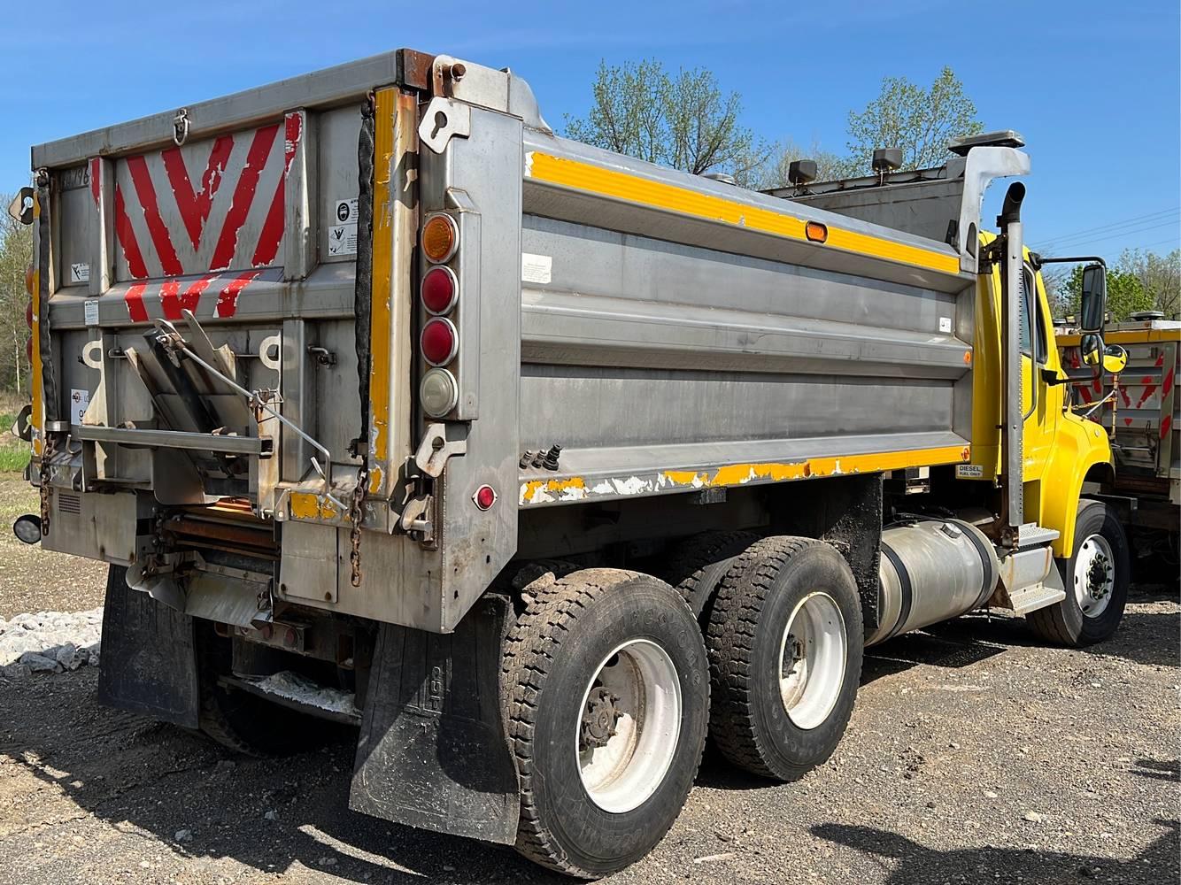 2011 Freightliner  Business Class M2 Dump Truck