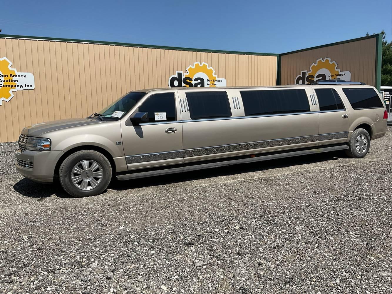 2011 Lincoln Navigator LCW  10 Passenger Limousine