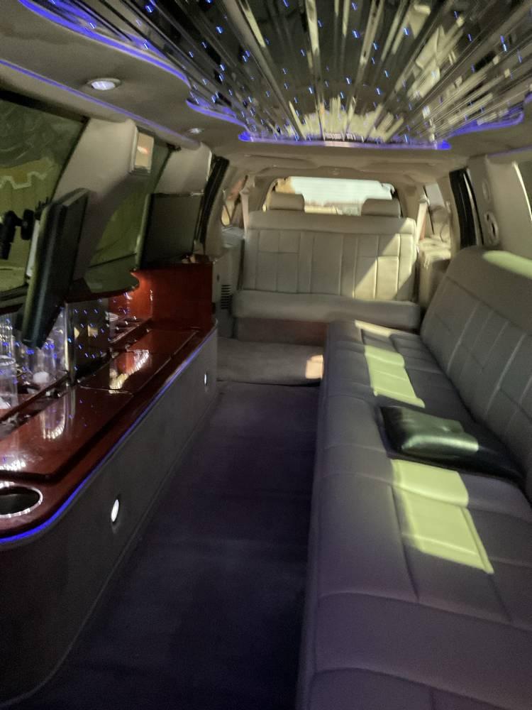 2011 Lincoln Navigator LCW  10 Passenger Limousine