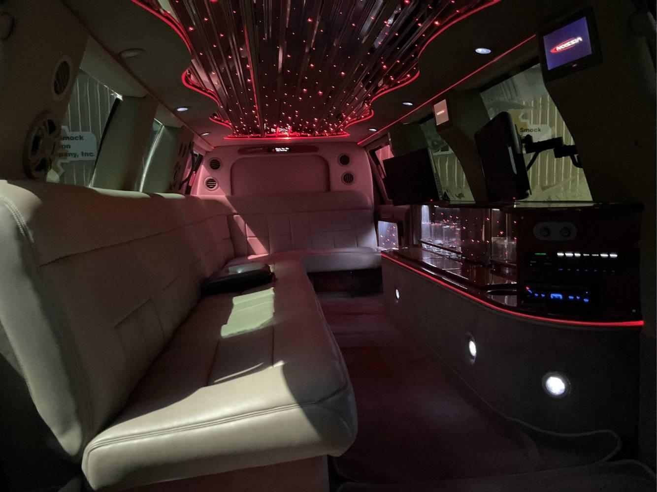 2011 Lincoln Navigator LCW  10 Passenger Limousine