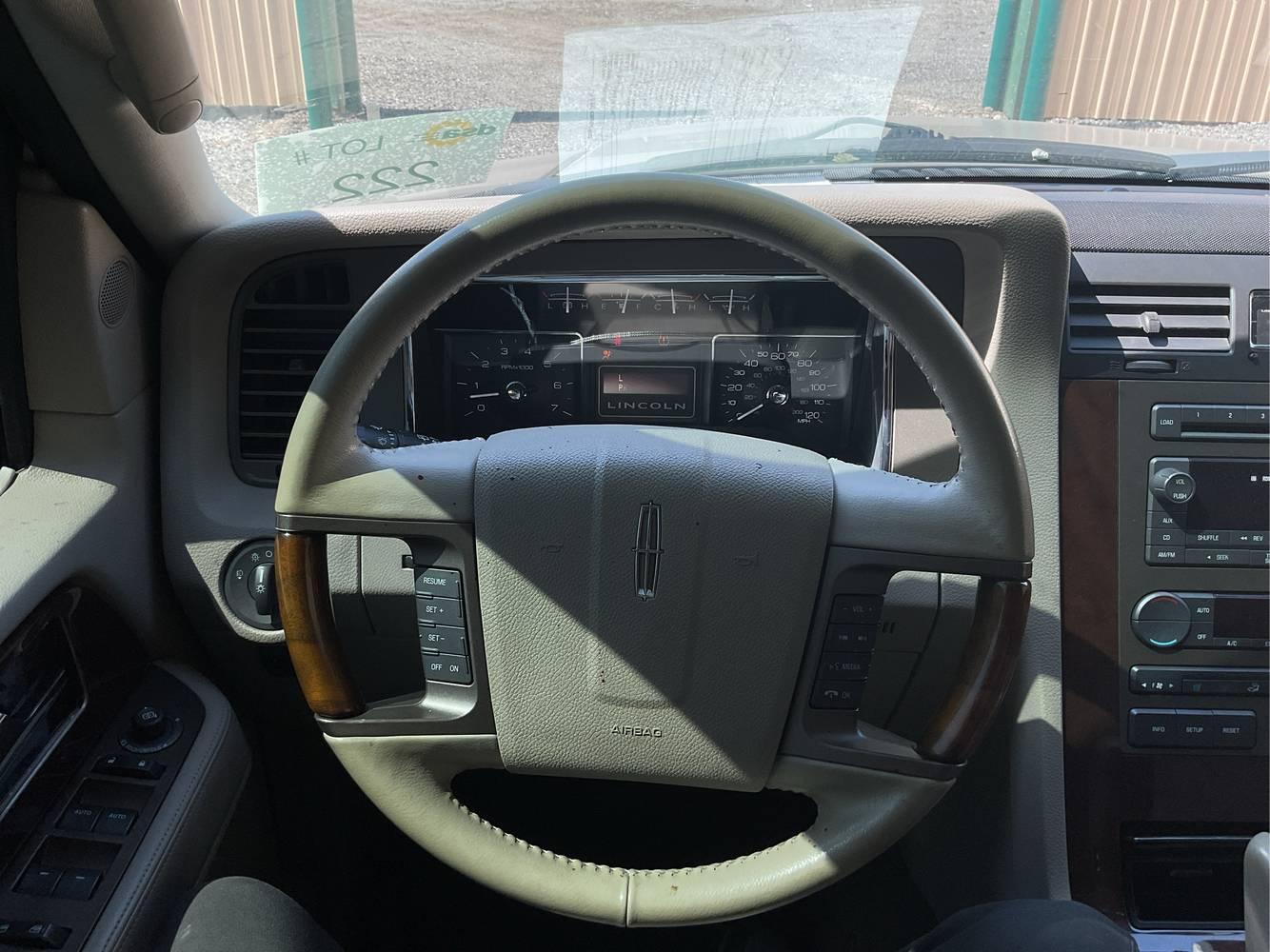 2011 Lincoln Navigator LCW  10 Passenger Limousine