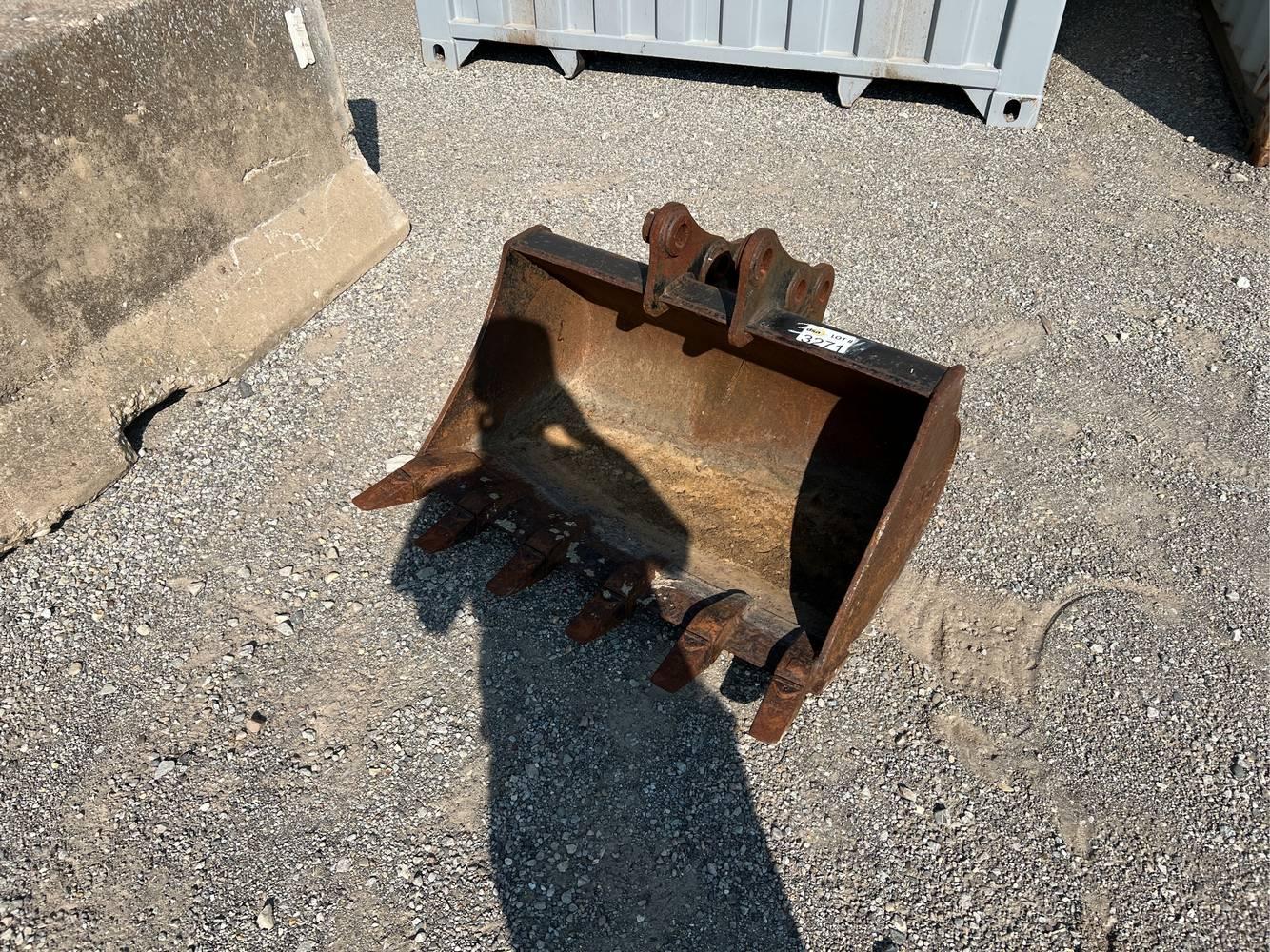 36” Mini Excavator Bucket with Teeth