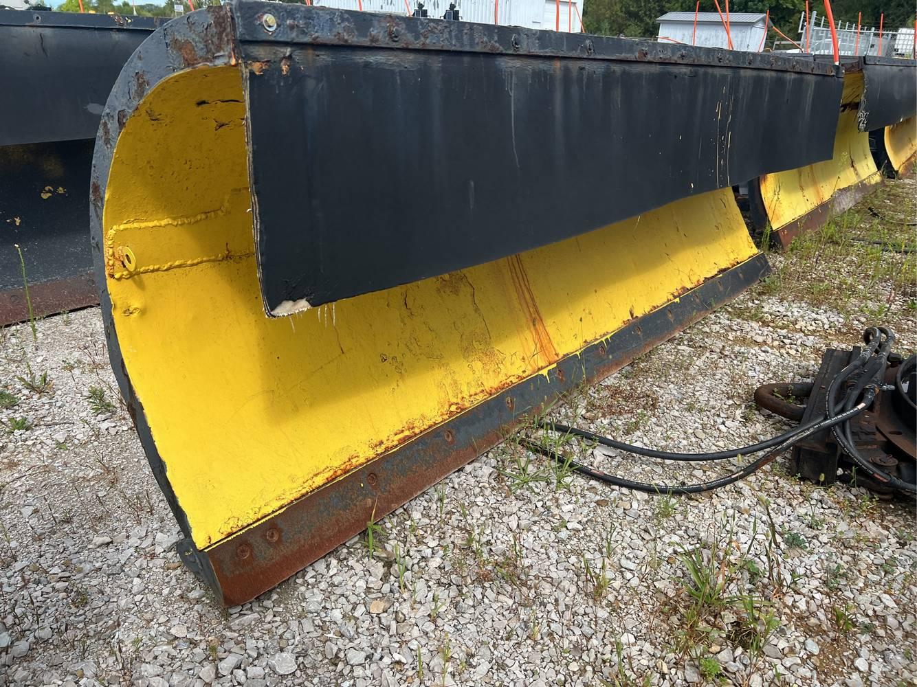 2003 GoodRoads 120M 12' Snow Plow