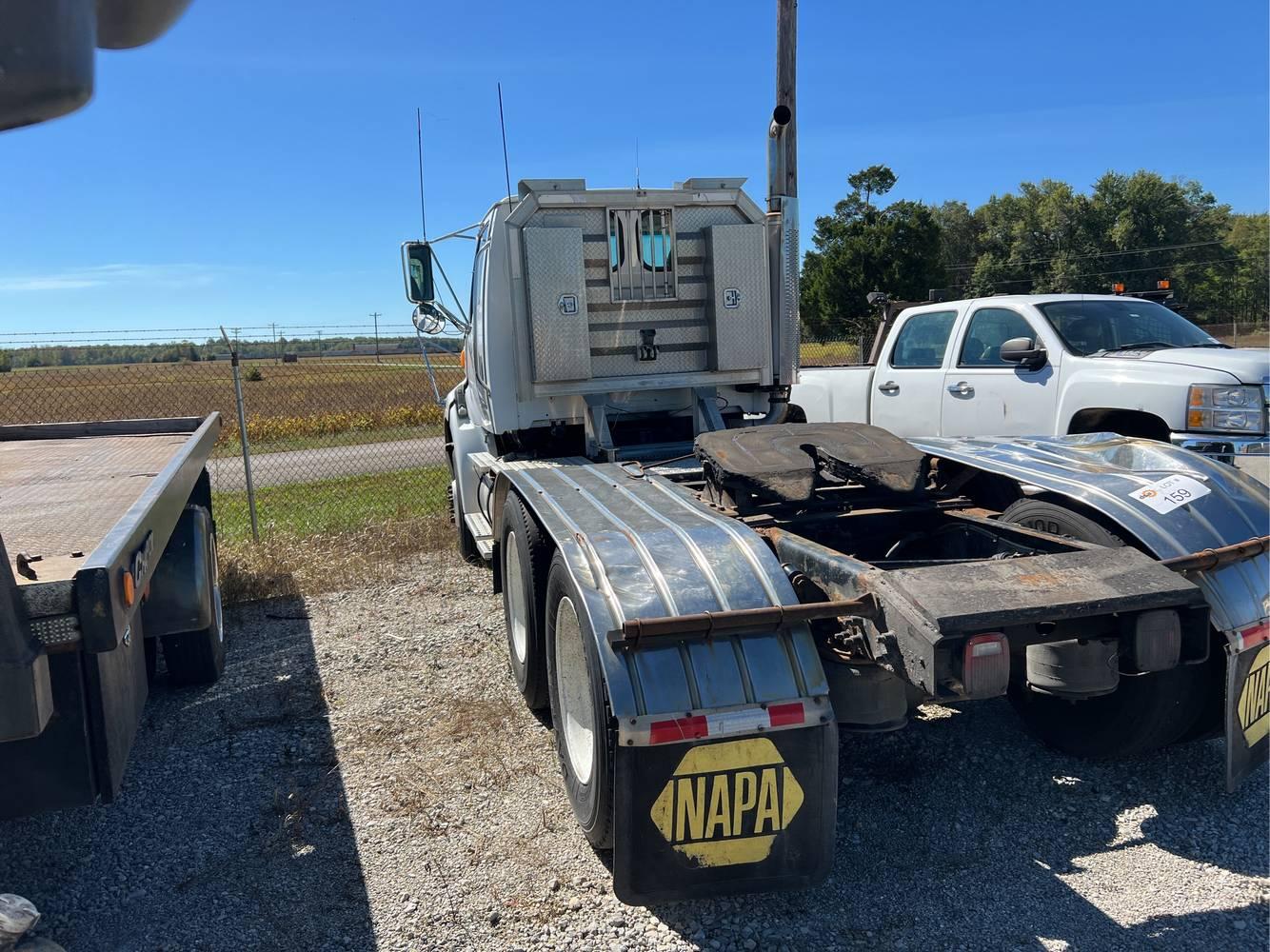 2004 Sterling A9500 Day Cab Truck Tractor