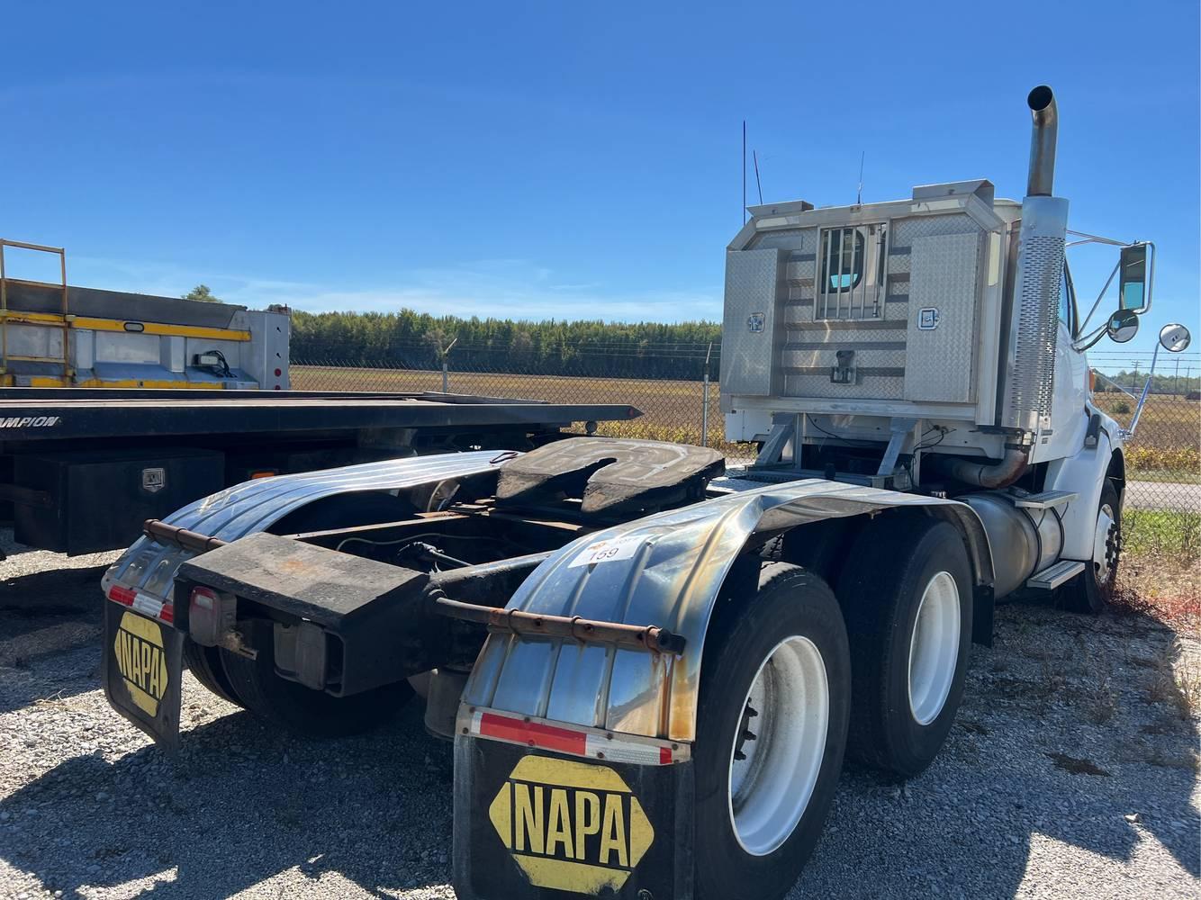 2004 Sterling A9500 Day Cab Truck Tractor
