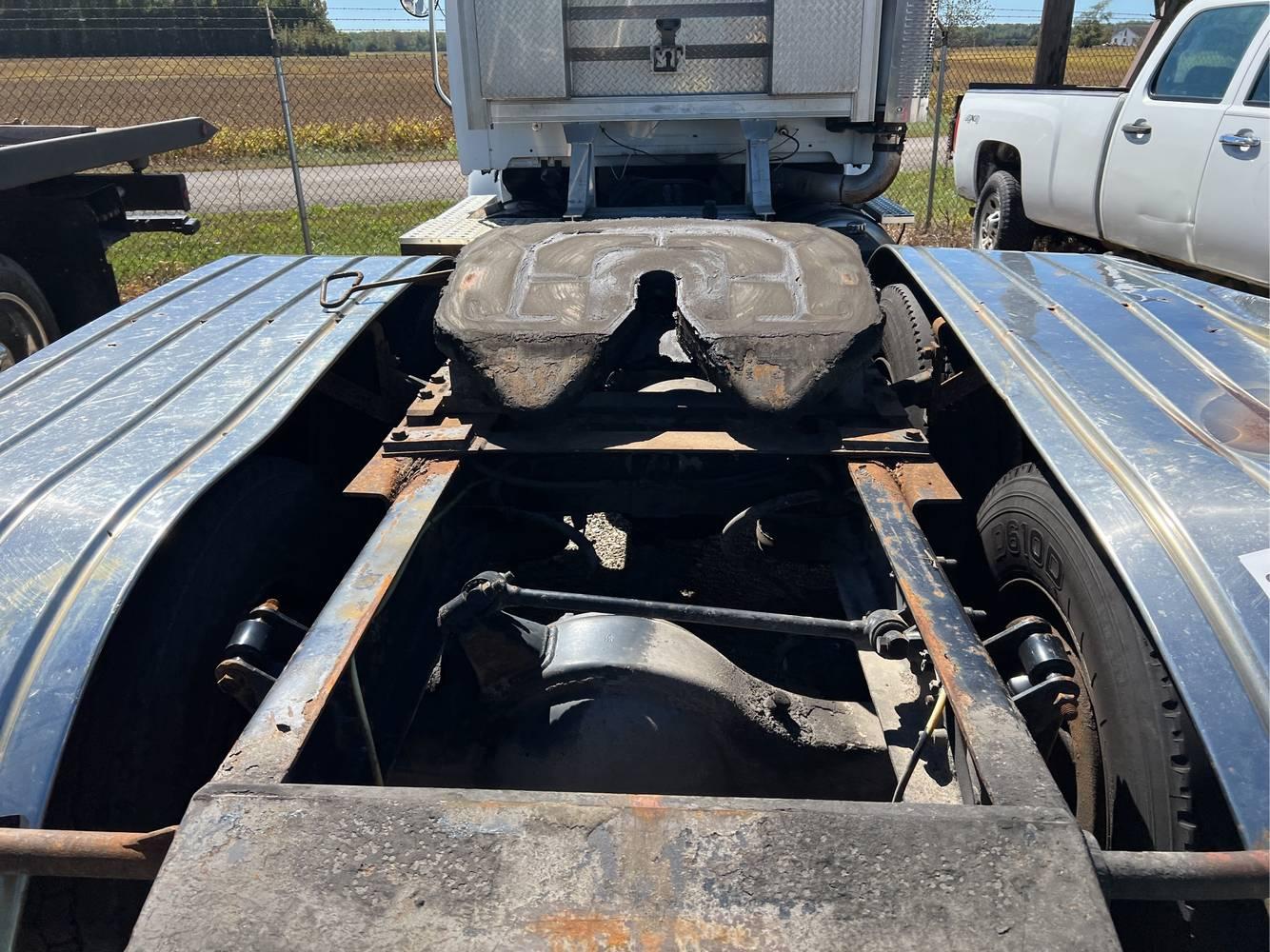 2004 Sterling A9500 Day Cab Truck Tractor