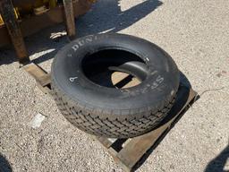 (1) Unused Dunlop 385/65R22.5 Tire
