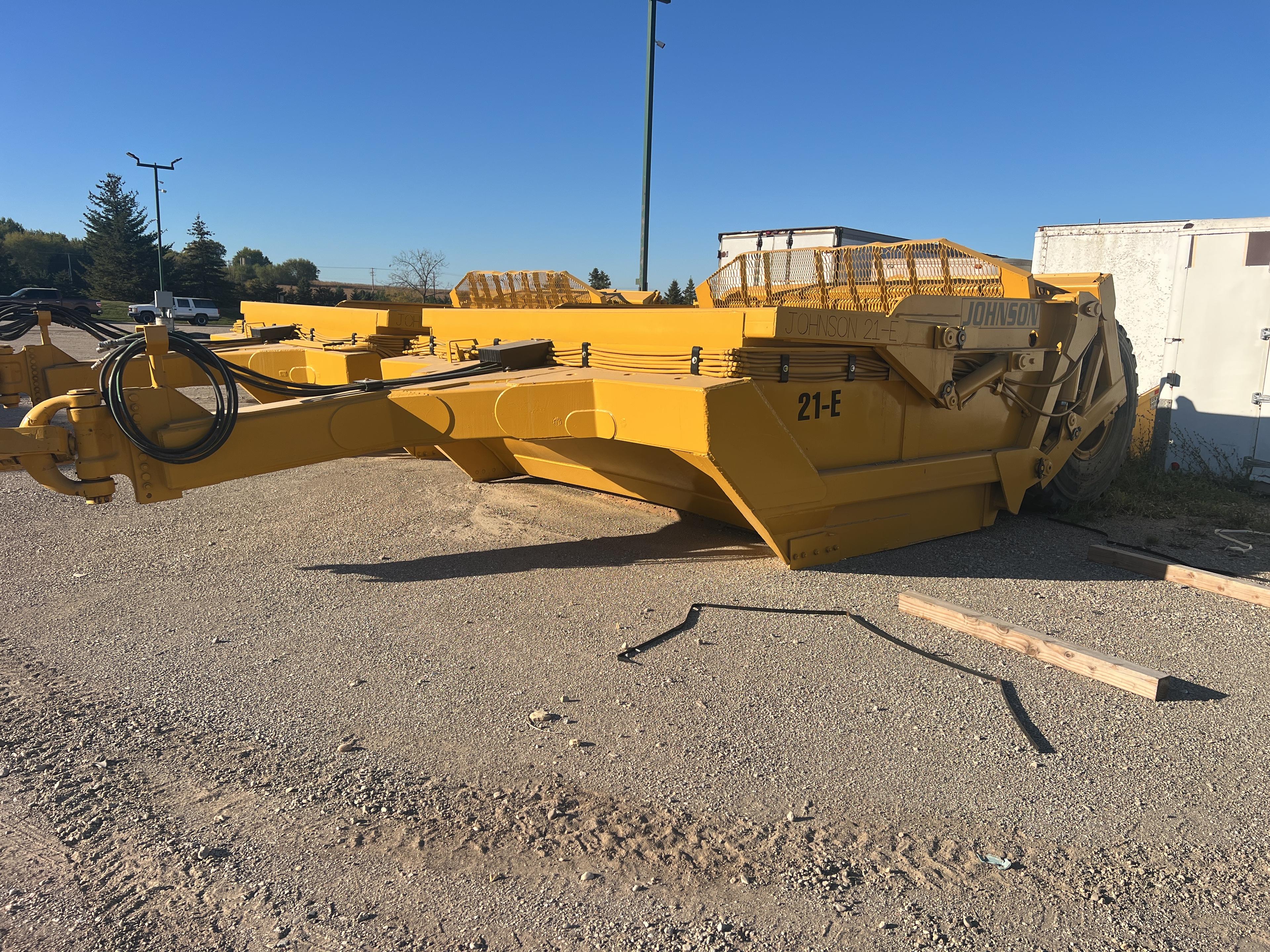 Johnson  21E Pull  Scraper