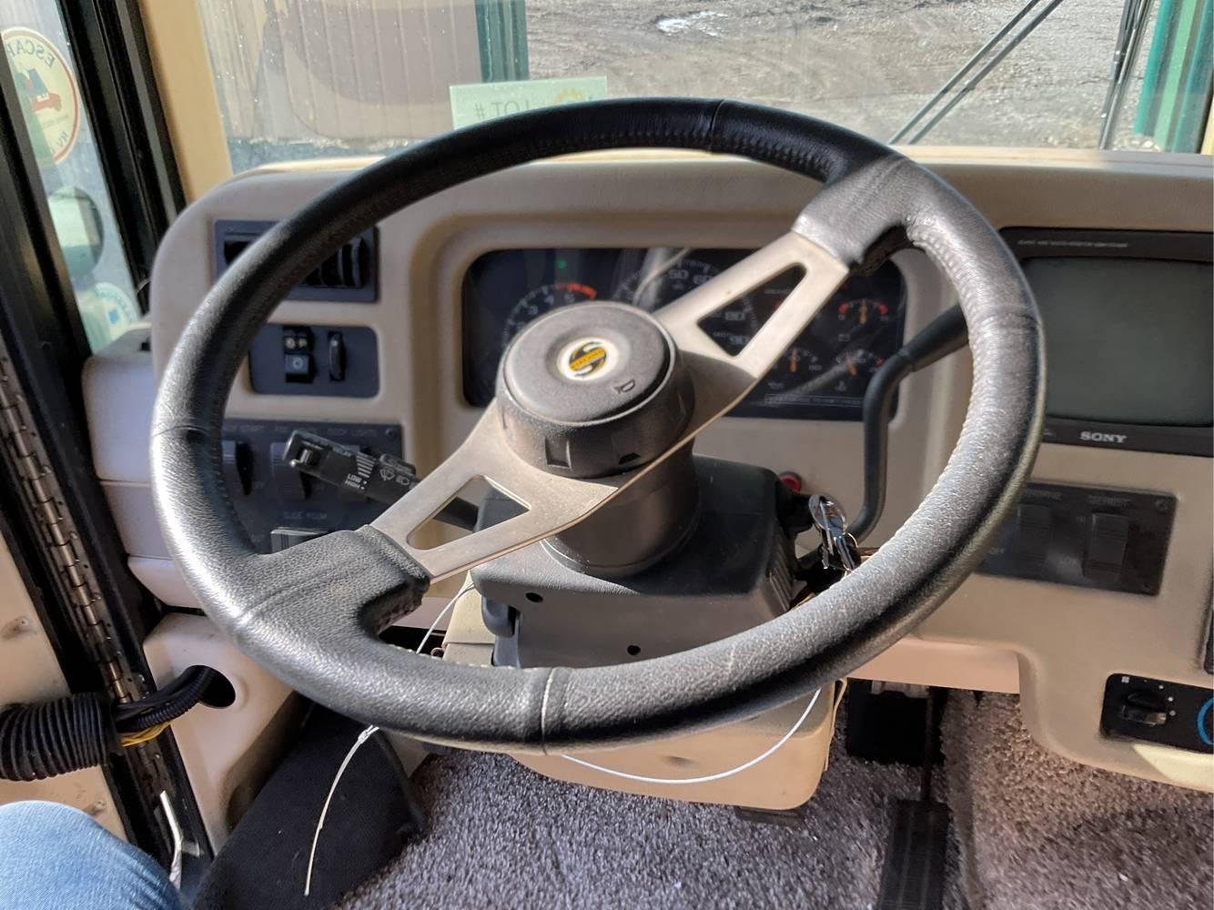 2002  Winnebago  Chieftain  Motorhome