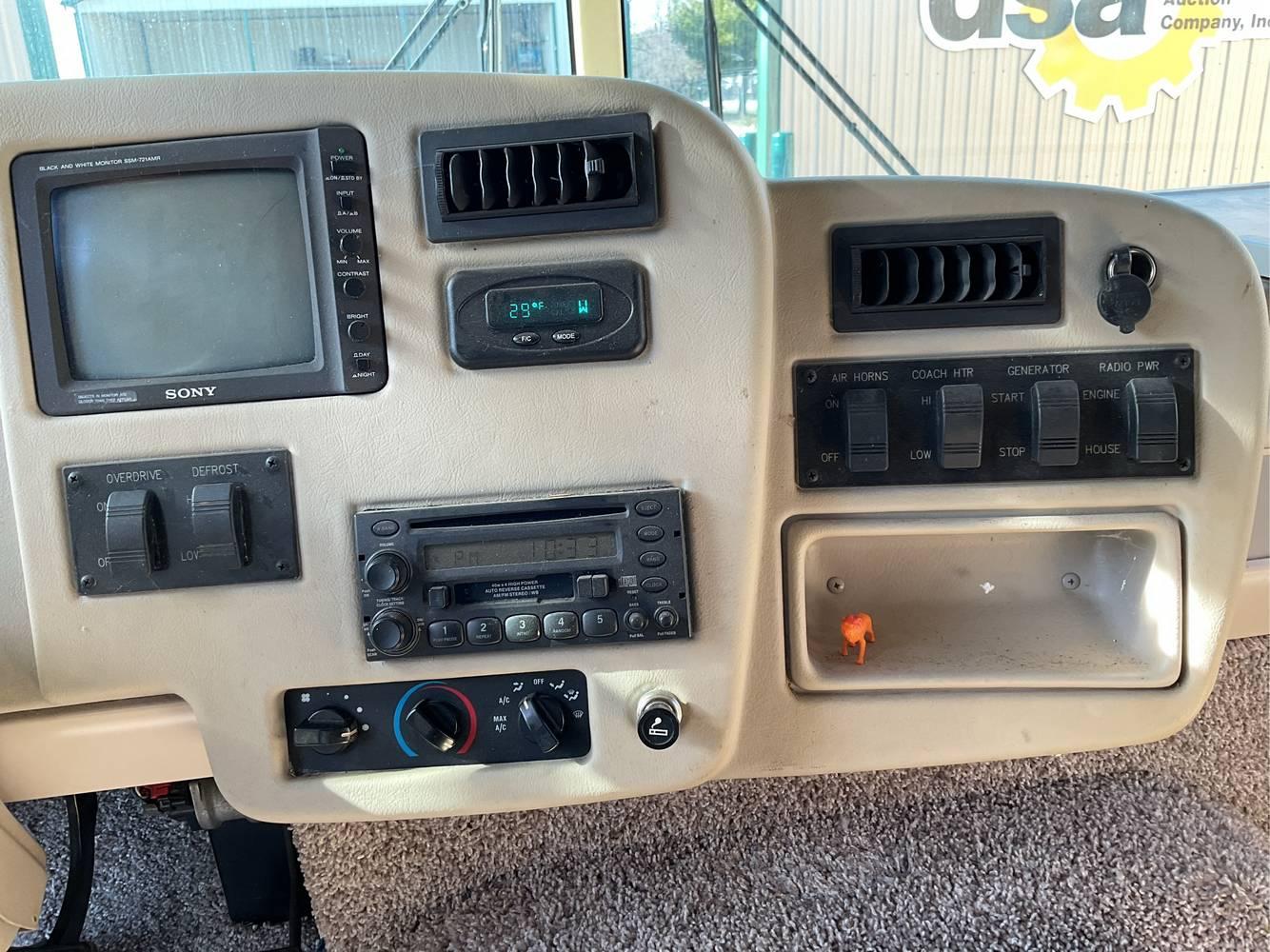 2002  Winnebago  Chieftain  Motorhome