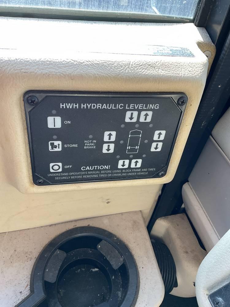 2002  Winnebago  Chieftain  Motorhome