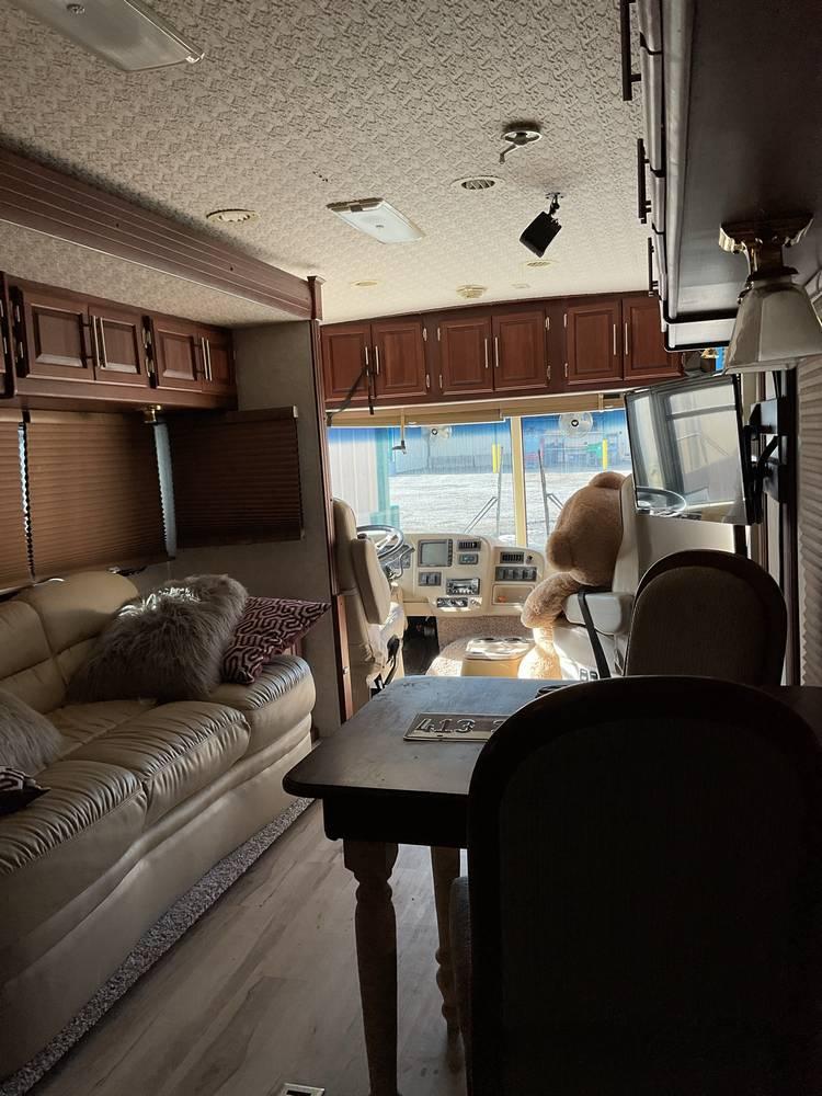 2002  Winnebago  Chieftain  Motorhome
