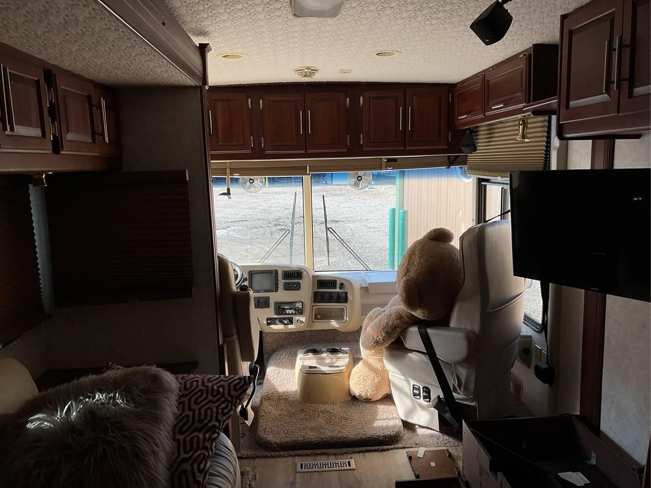2002  Winnebago  Chieftain  Motorhome