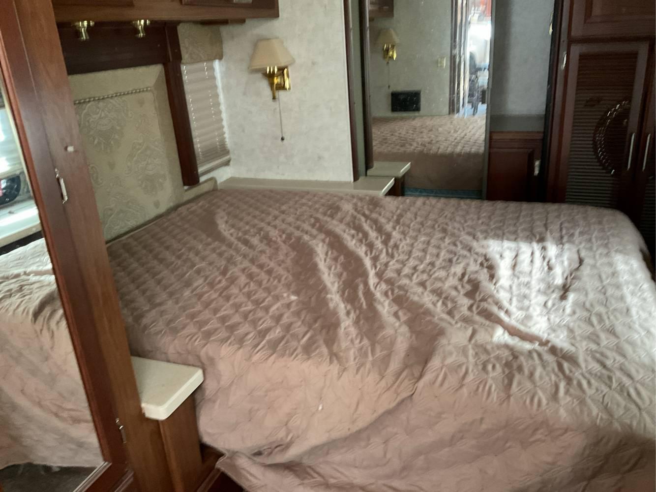 2002  Winnebago  Chieftain  Motorhome