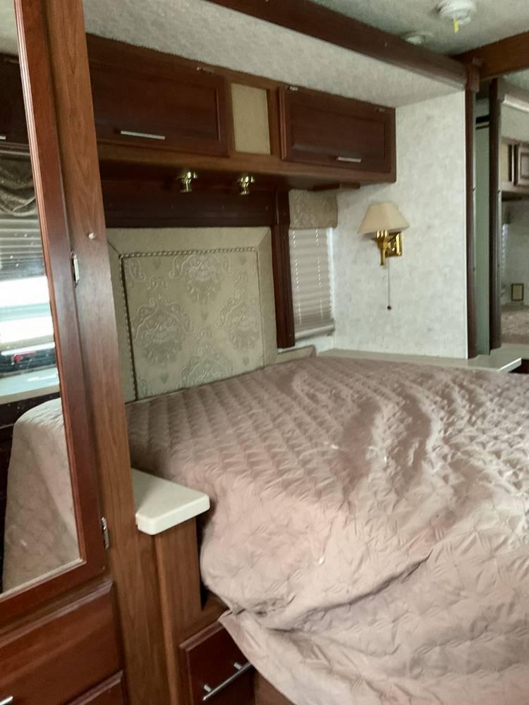 2002  Winnebago  Chieftain  Motorhome