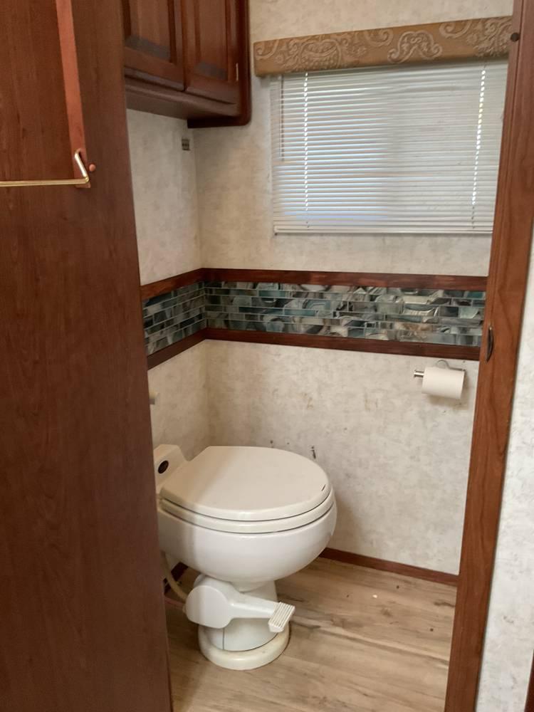 2002  Winnebago  Chieftain  Motorhome
