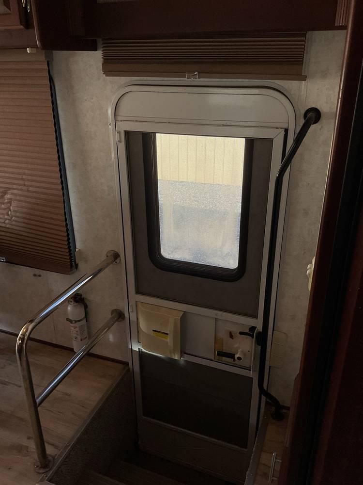 2002  Winnebago  Chieftain  Motorhome