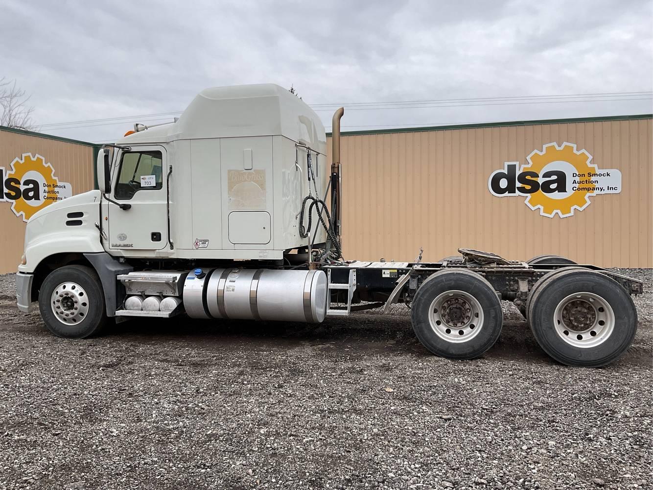 2014  Mack  CXU 613 (Pinnacle)  Sleeper Truck Tractor