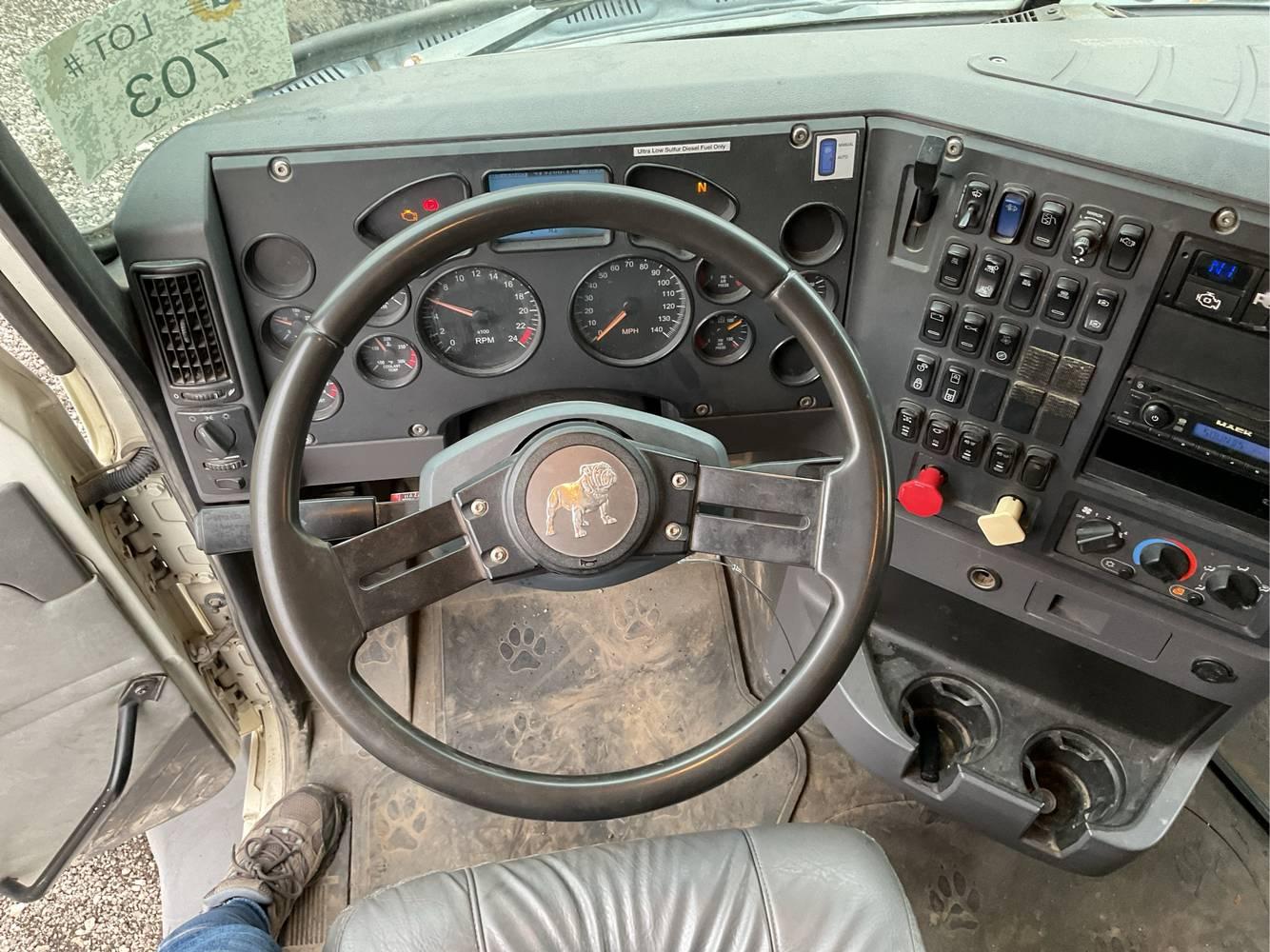 2014  Mack  CXU 613 (Pinnacle)  Sleeper Truck Tractor