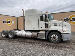 2014  Mack  CXU 613 (Pinnacle)  Sleeper Truck Tractor