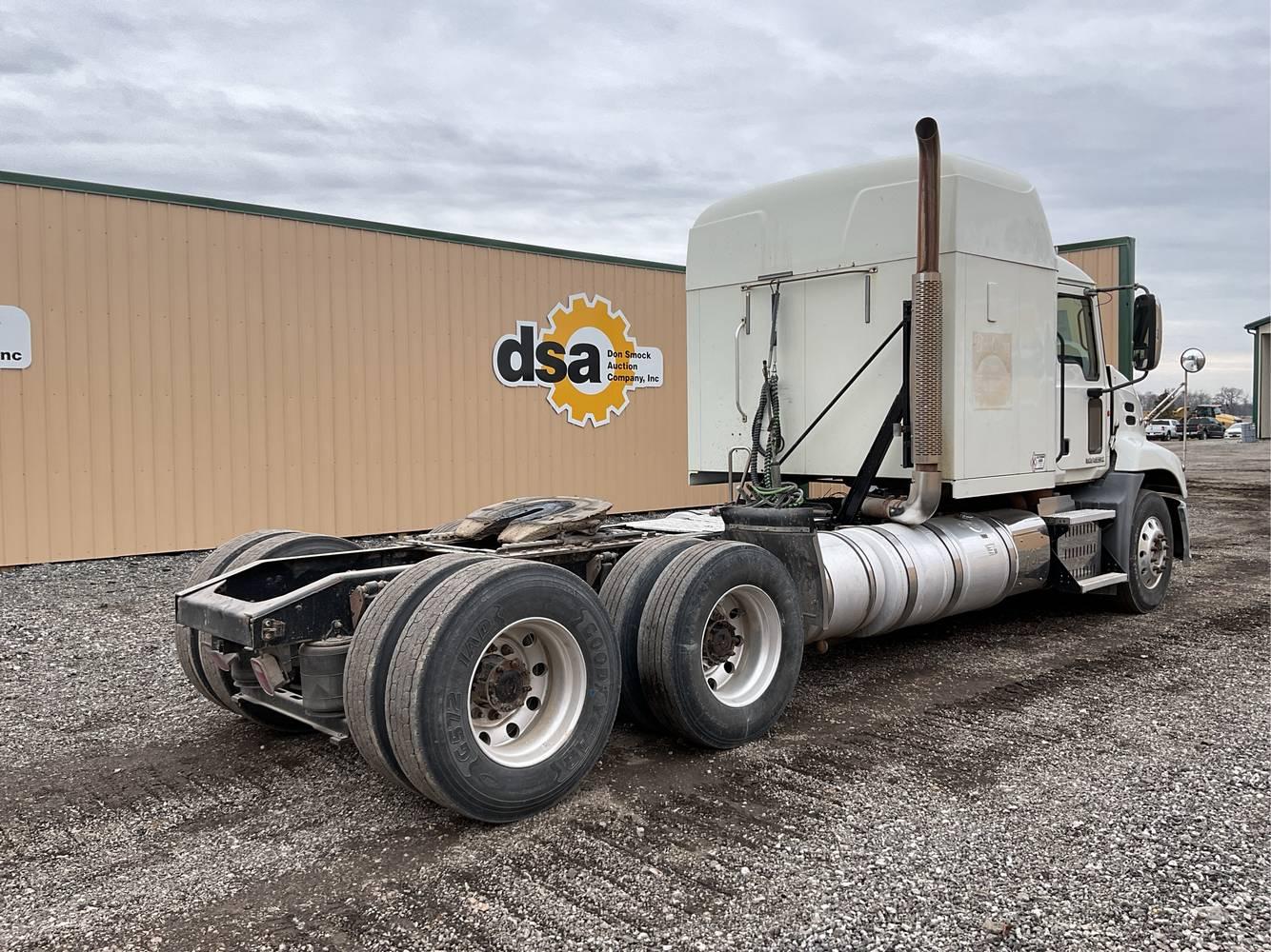 2014  Mack  CXU 613 (Pinnacle)  Sleeper Truck Tractor