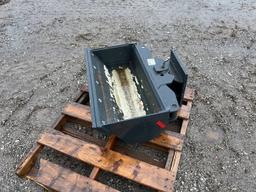 Unused 35” Mongo Hydraulic Tilt Bucket