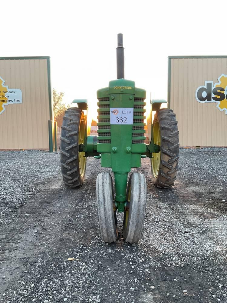 1951  John Deere  B  Ag Tractor