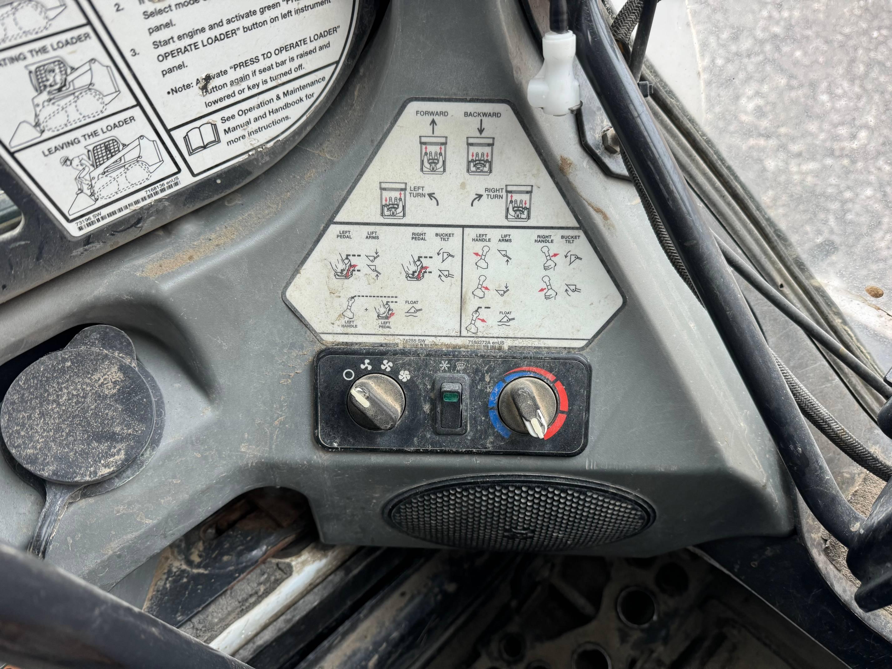 2014  Bobcat  T770  Rubber Track Skid Loader