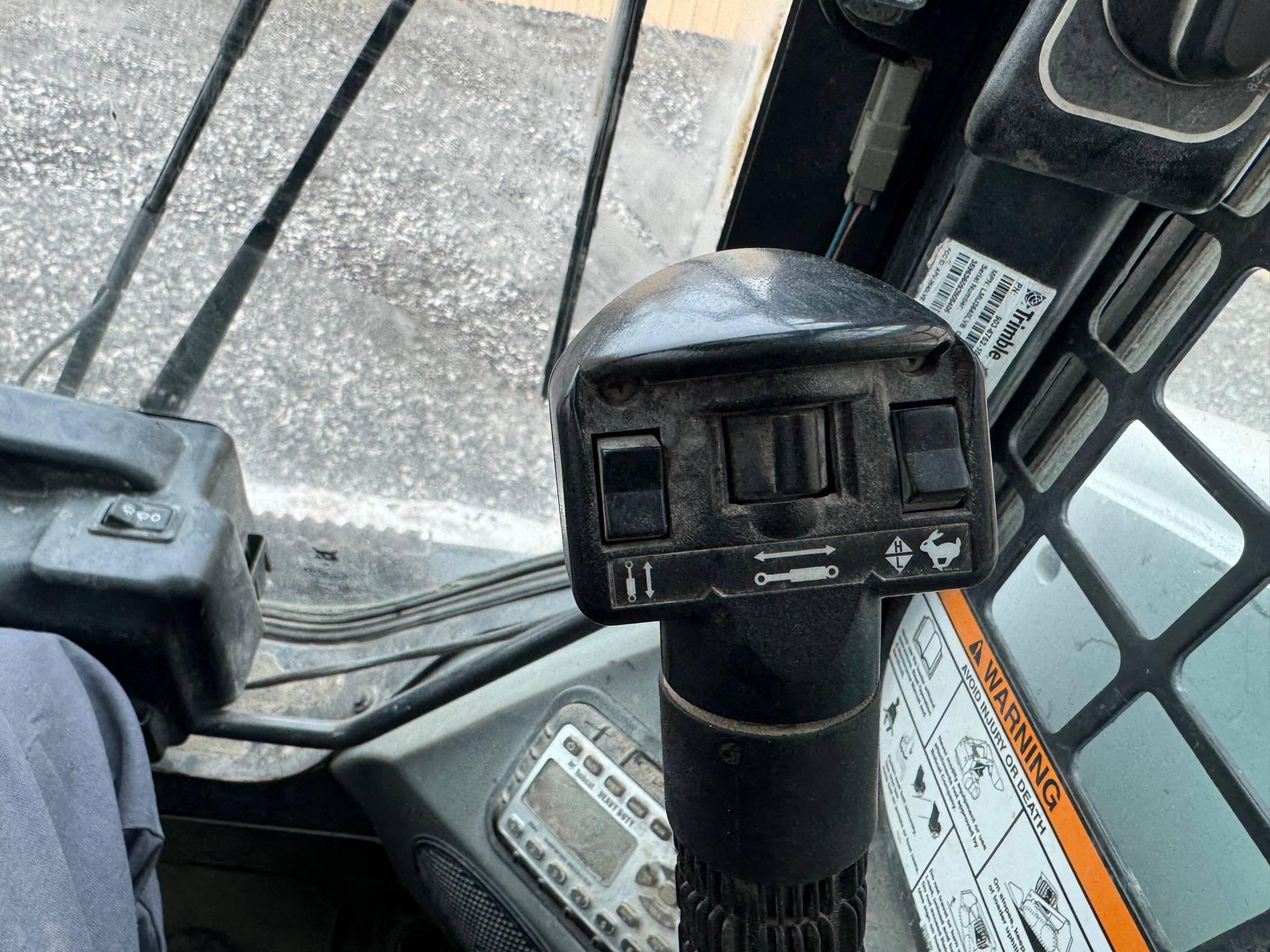 2014  Bobcat  T770  Rubber Track Skid Loader