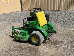 John Deere  652R QT  Stand On Mower
