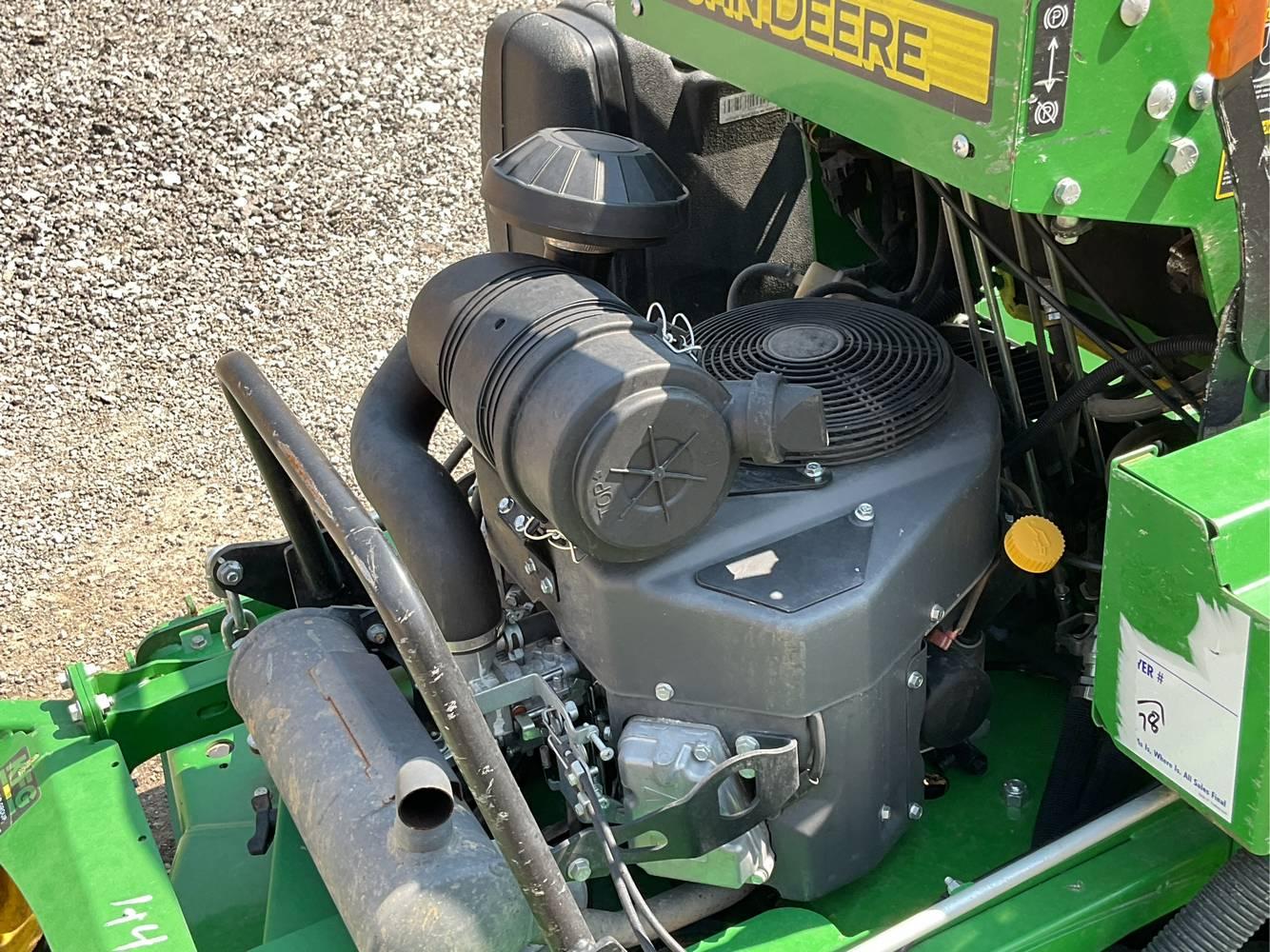 John Deere  652R QT  Stand On Mower