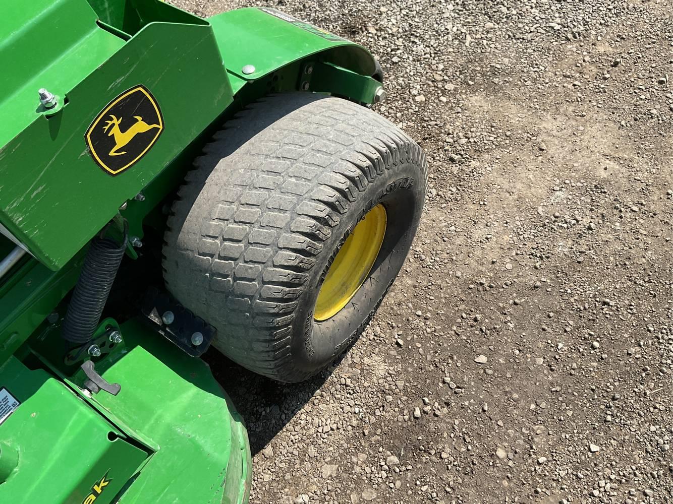 John Deere  652R QT  Stand On Mower