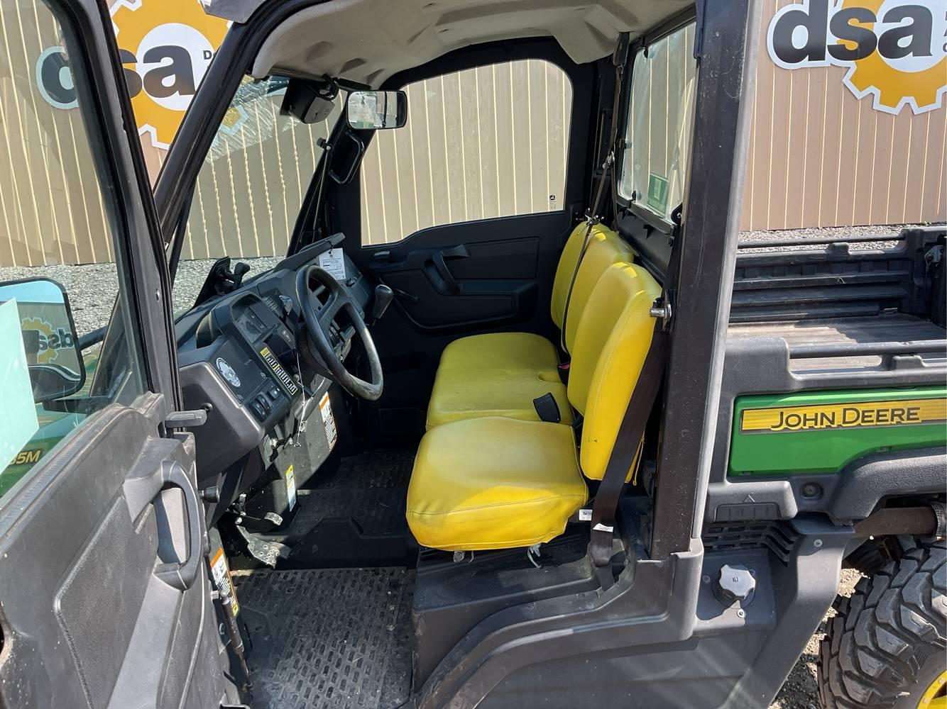 John Deere  XUV835M  Gator