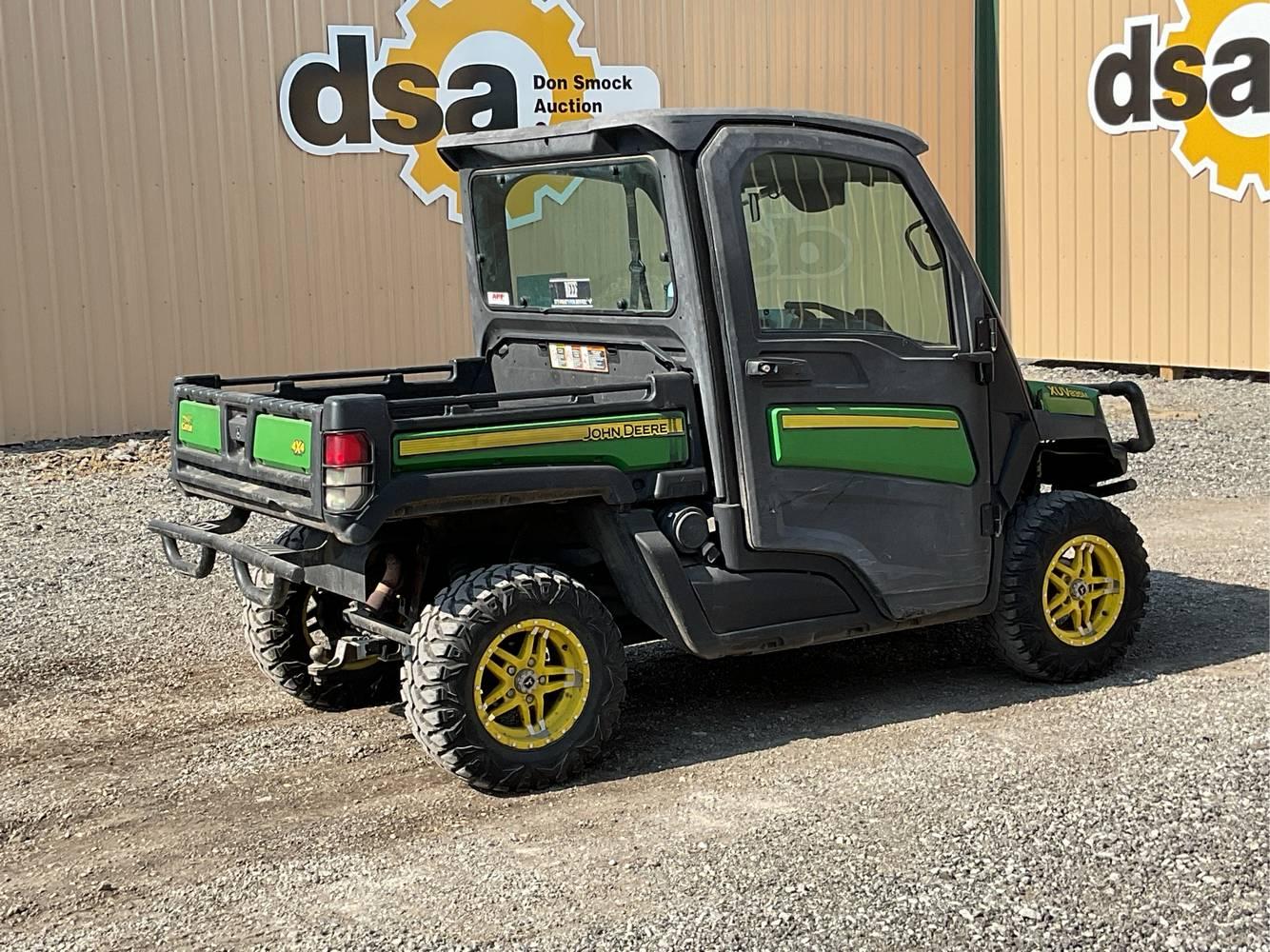 John Deere  XUV835M  Gator