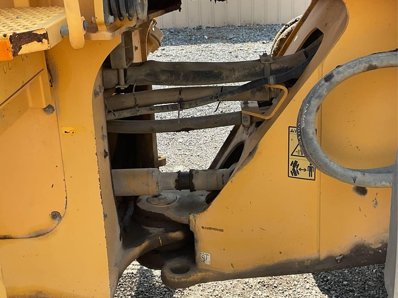 Volvo  L110E  Rubber Tired Loader